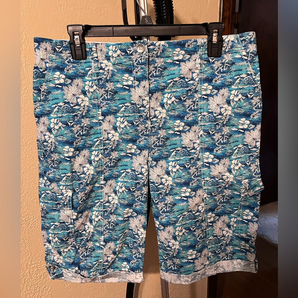 Chico’s size 1.5 blue and white